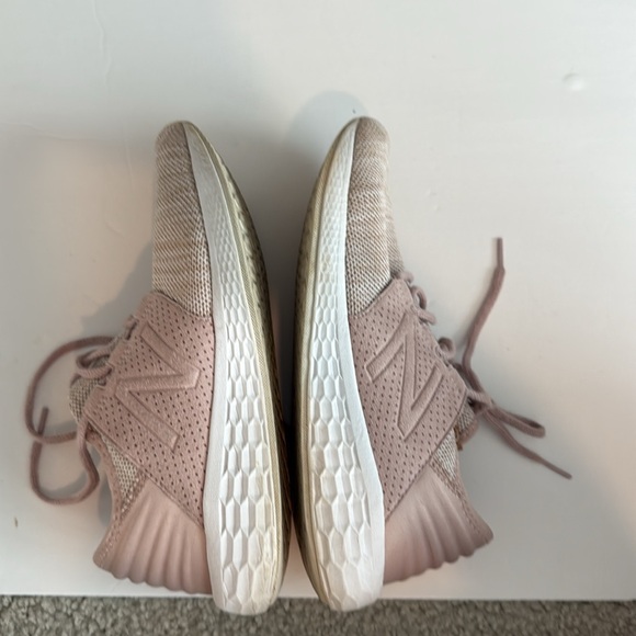 New Balance fresh foam pink sneakers - Picture 9 of 9